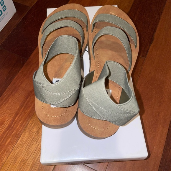 Steve Madden Sandals - Picture 3 of 5